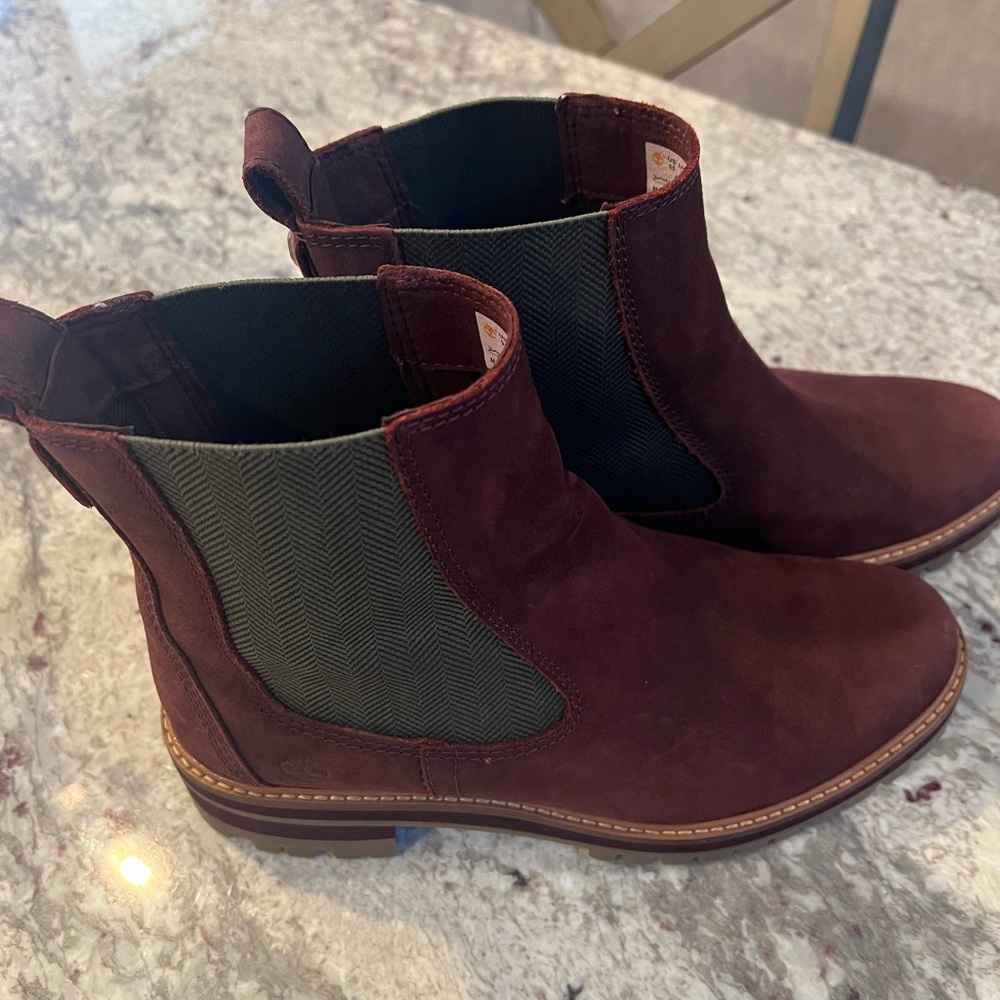 Timberland women’s boots Size 9.5